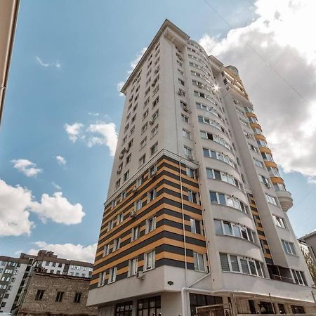 Gorgeous Apartment Near Mcdonald'S Chisinau Exterior photo